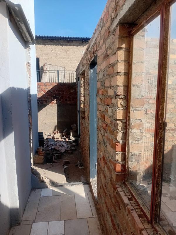 2 Bedroom Property for Sale in Olievenhoutbosch Gauteng