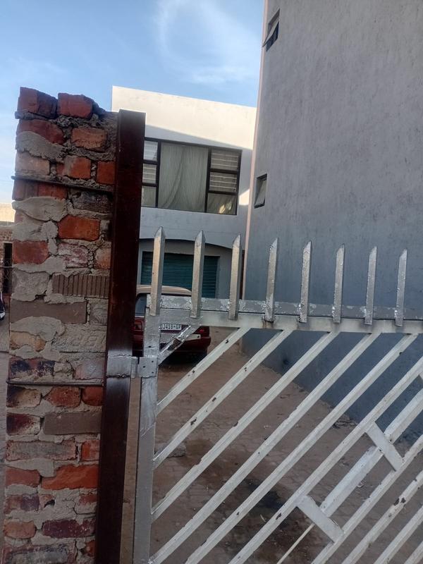2 Bedroom Property for Sale in Olievenhoutbosch Gauteng
