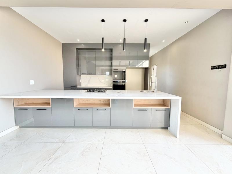 5 Bedroom Property for Sale in Midstream Ridge Gauteng