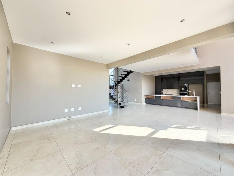 5 Bedroom Property for Sale in Midstream Ridge Gauteng