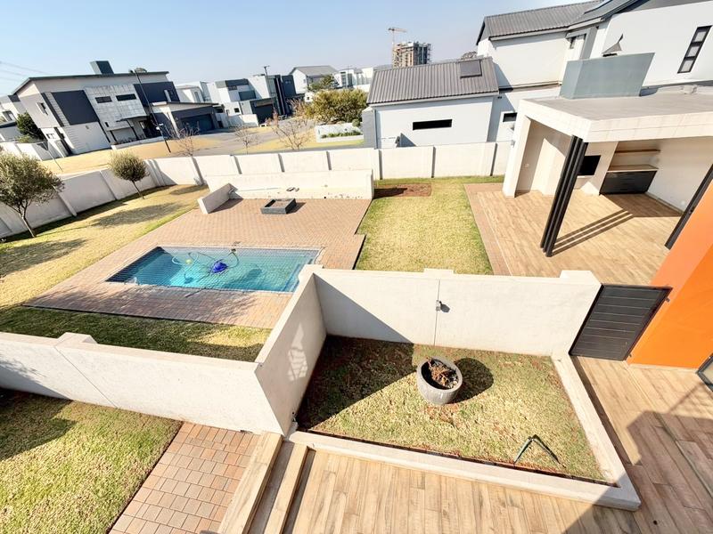 5 Bedroom Property for Sale in Midstream Ridge Gauteng