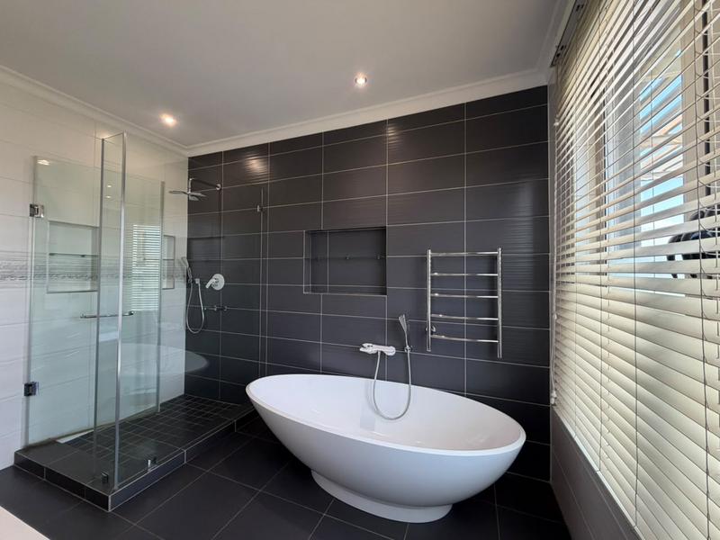 4 Bedroom Property for Sale in Blue Valley Golf Estate Gauteng