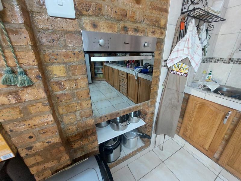 2 Bedroom Property for Sale in Hillside Gauteng