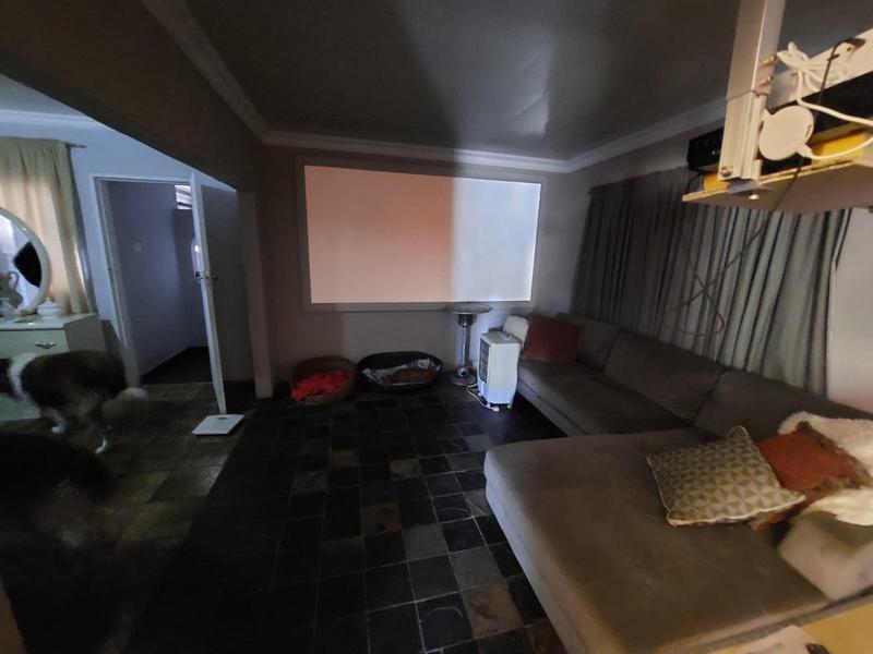 2 Bedroom Property for Sale in Hillside Gauteng