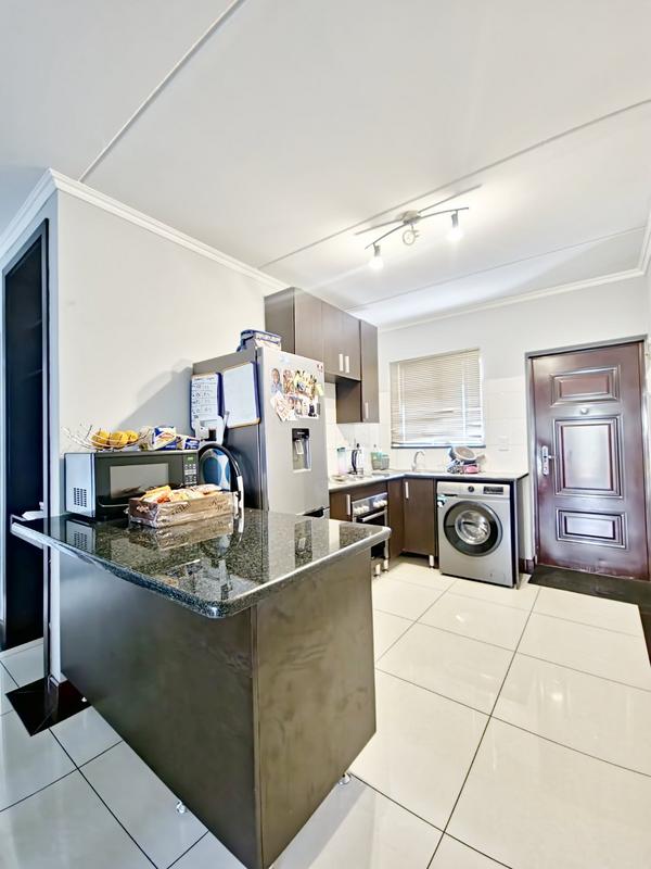 To Let 2 Bedroom Property for Rent in Noordwyk Gauteng
