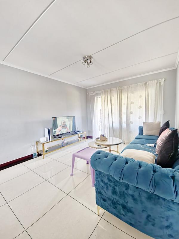 To Let 2 Bedroom Property for Rent in Noordwyk Gauteng