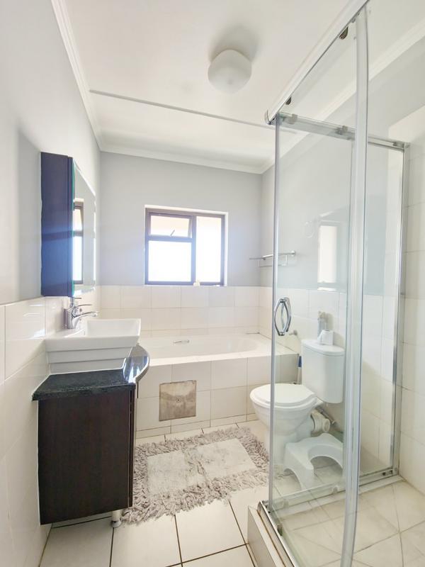 To Let 2 Bedroom Property for Rent in Noordwyk Gauteng