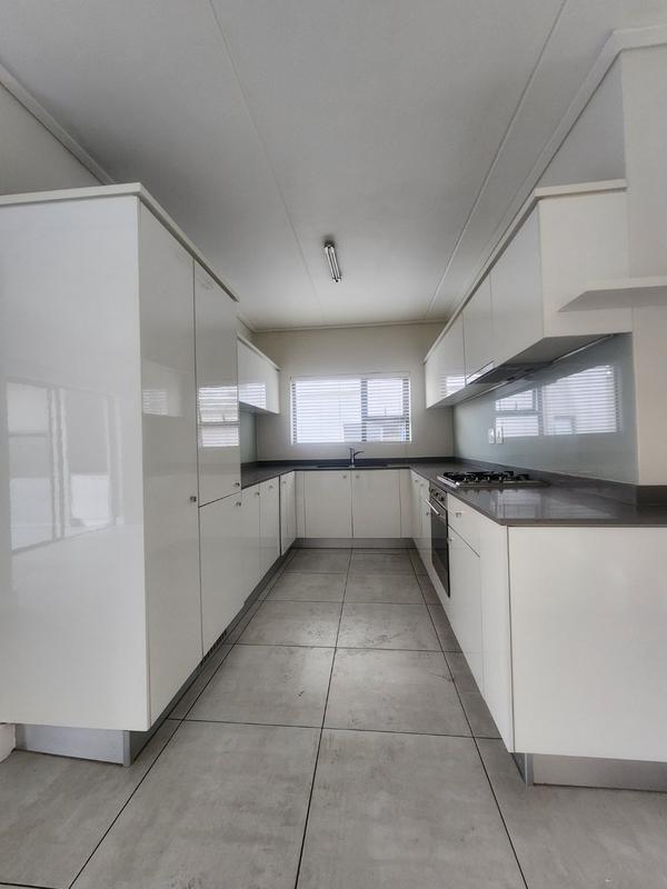 3 Bedroom Property for Sale in Waterfall Gauteng