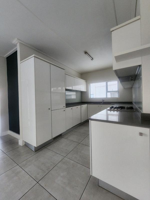 3 Bedroom Property for Sale in Waterfall Gauteng