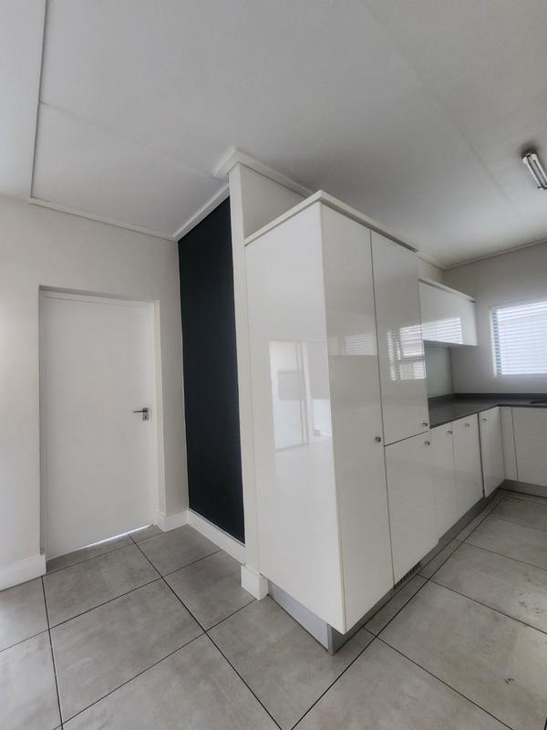 3 Bedroom Property for Sale in Waterfall Gauteng