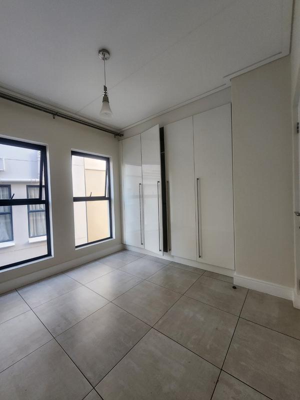 3 Bedroom Property for Sale in Waterfall Gauteng