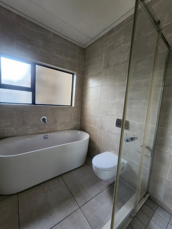 3 Bedroom Property for Sale in Waterfall Gauteng