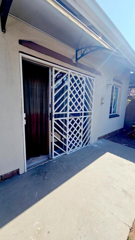 To Let 1 Bedroom Property for Rent in Freeway Park Gauteng