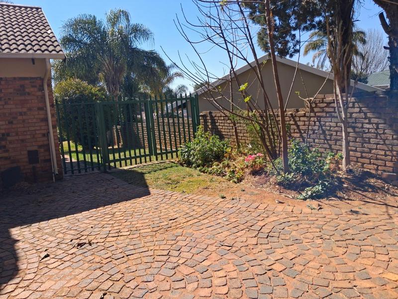 0 Bedroom Property for Sale in Helderkruin Gauteng