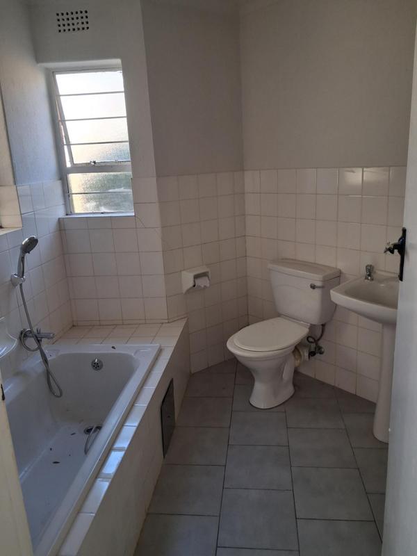 2 Bedroom Property for Sale in Little Falls Gauteng