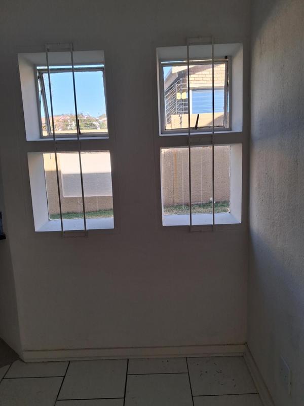 2 Bedroom Property for Sale in Little Falls Gauteng