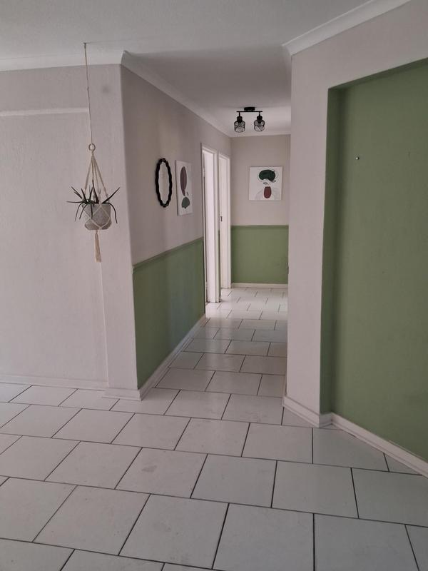 2 Bedroom Property for Sale in Little Falls Gauteng