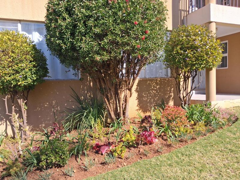 2 Bedroom Property for Sale in Little Falls Gauteng