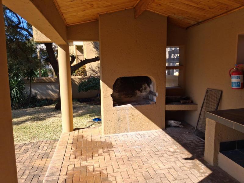 2 Bedroom Property for Sale in Little Falls Gauteng