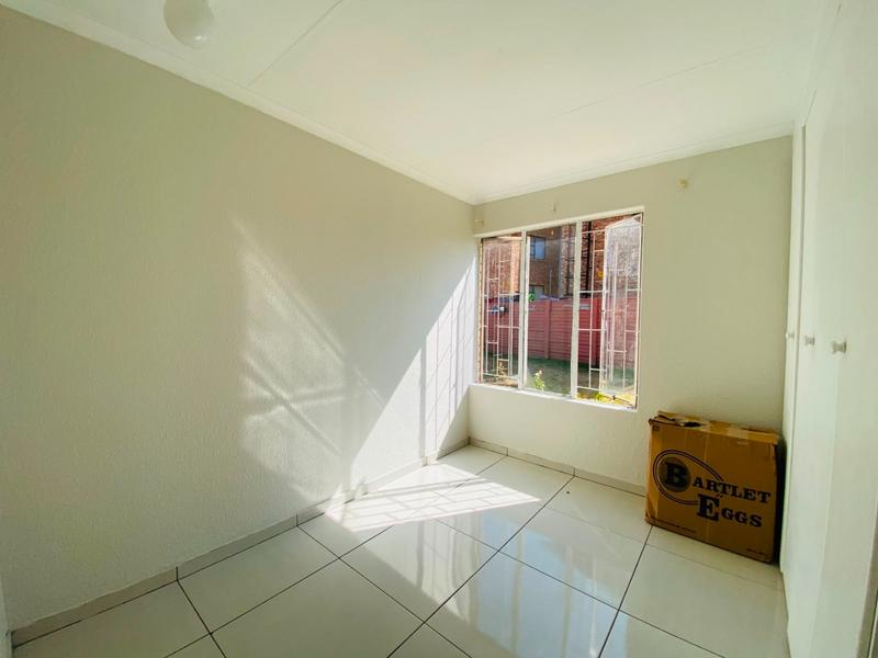 2 Bedroom Property for Sale in Groblerpark Gauteng
