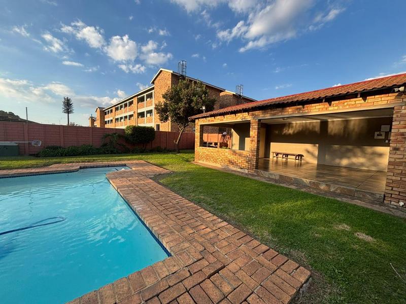 2 Bedroom Property for Sale in Groblerpark Gauteng