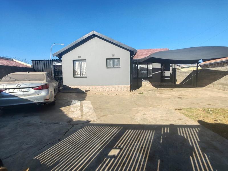 4 Bedroom Property for Sale in Meadowlands Gauteng