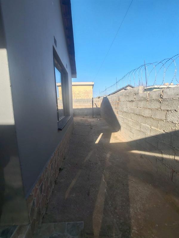 4 Bedroom Property for Sale in Meadowlands Gauteng