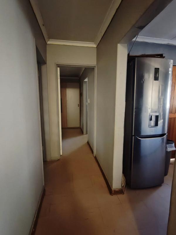 4 Bedroom Property for Sale in Meadowlands Gauteng