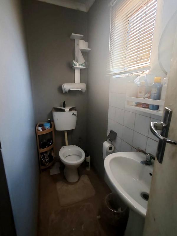 4 Bedroom Property for Sale in Meadowlands Gauteng