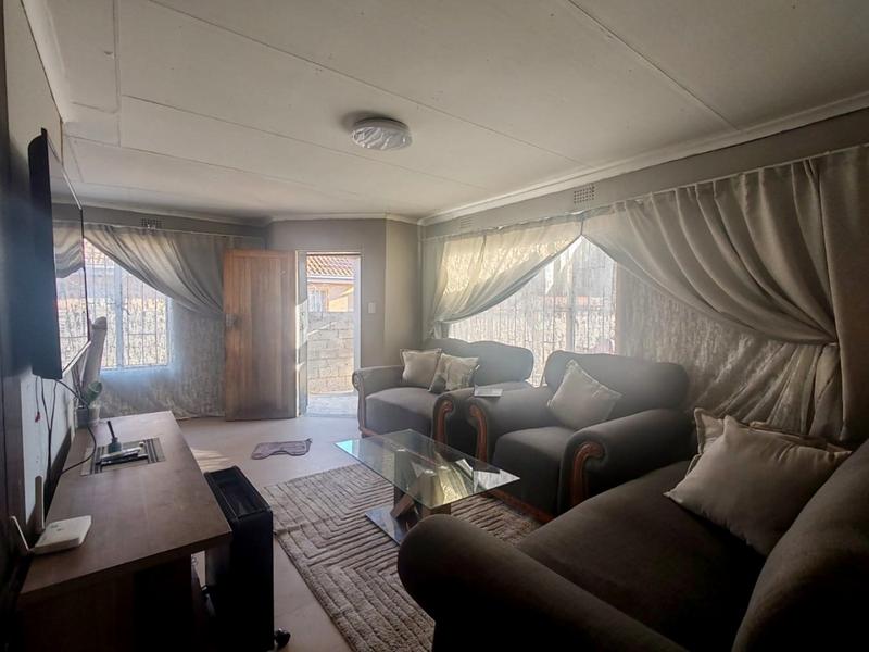 4 Bedroom Property for Sale in Meadowlands Gauteng