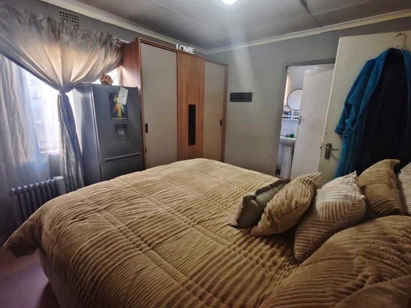 4 Bedroom Property for Sale in Meadowlands Gauteng