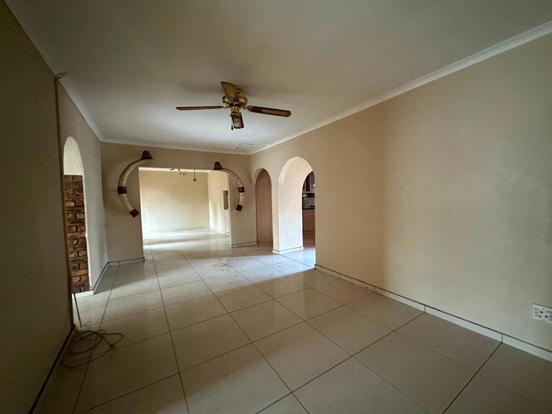 4 Bedroom Property for Sale in Selcourt Gauteng