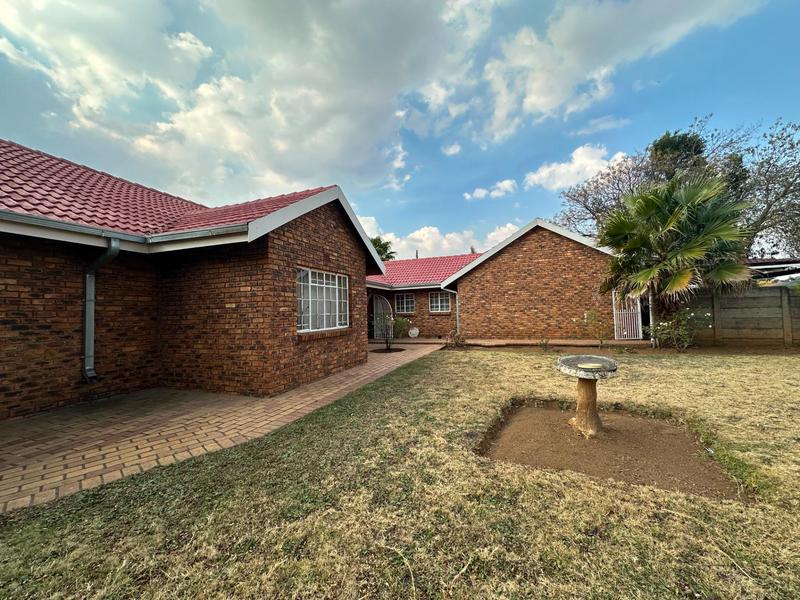 4 Bedroom Property for Sale in Selcourt Gauteng