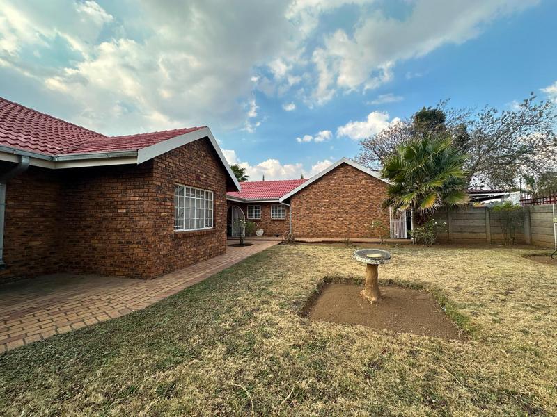 4 Bedroom Property for Sale in Selcourt Gauteng