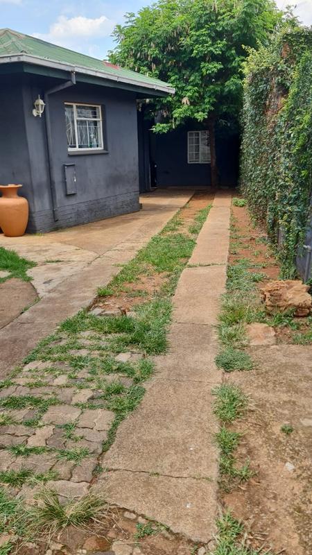 4 Bedroom Property for Sale in Sophiatown Gauteng