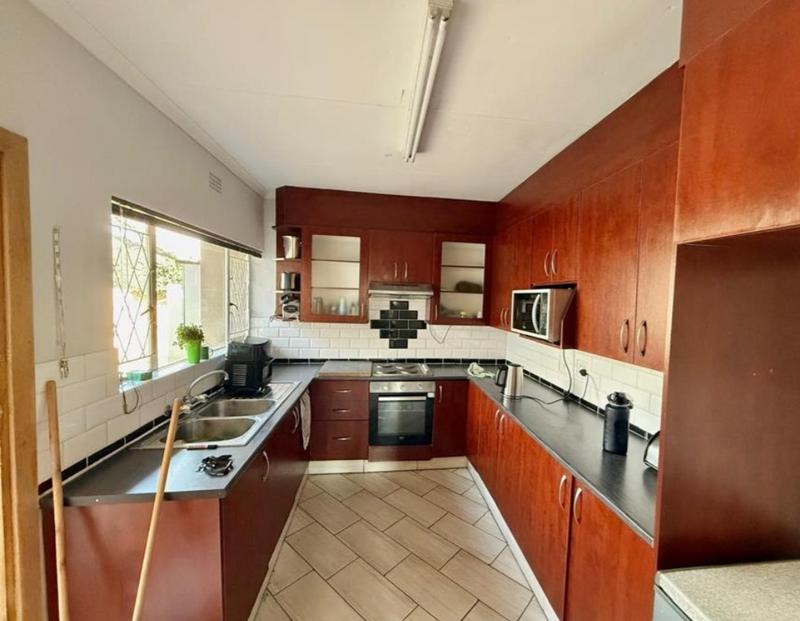 5 Bedroom Property for Sale in Tulisa Park Gauteng