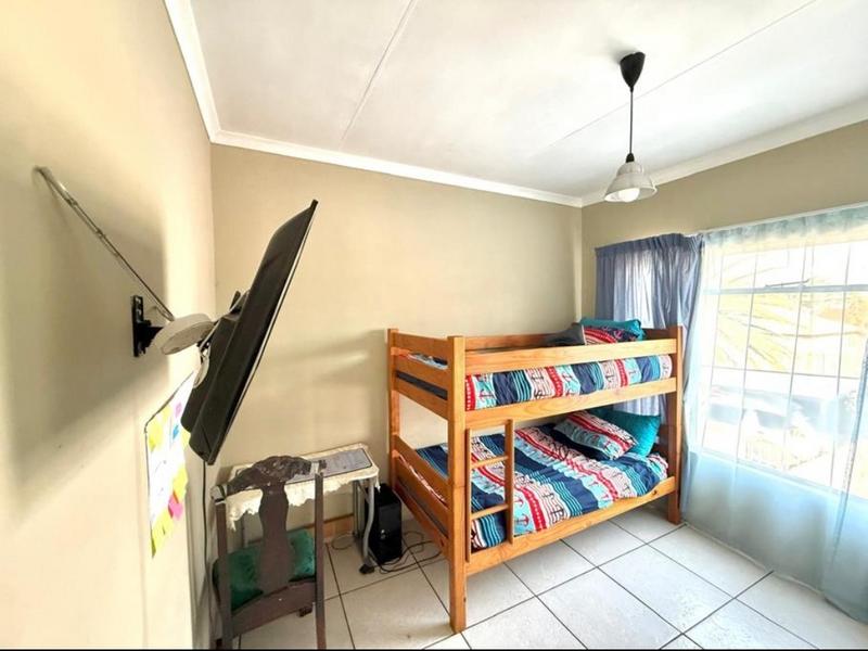 5 Bedroom Property for Sale in Tulisa Park Gauteng