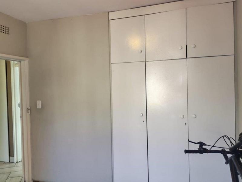 5 Bedroom Property for Sale in Tulisa Park Gauteng
