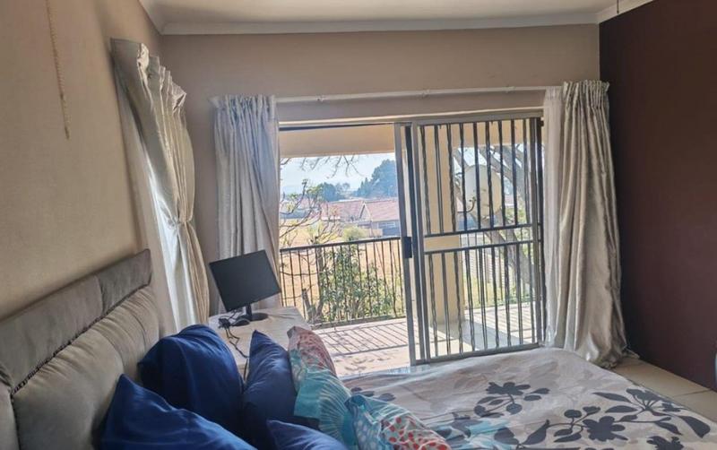 5 Bedroom Property for Sale in Tulisa Park Gauteng