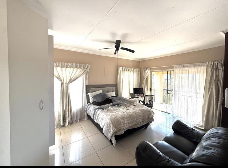 5 Bedroom Property for Sale in Tulisa Park Gauteng