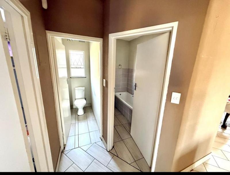 5 Bedroom Property for Sale in Tulisa Park Gauteng