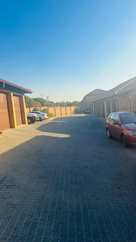 3 Bedroom Property for Sale in Kosmosdal Gauteng