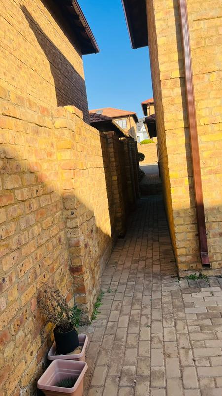 3 Bedroom Property for Sale in Kosmosdal Gauteng