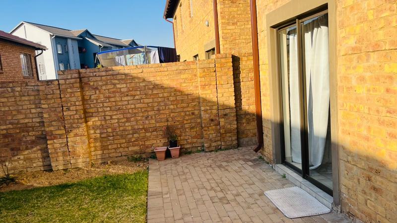 3 Bedroom Property for Sale in Kosmosdal Gauteng