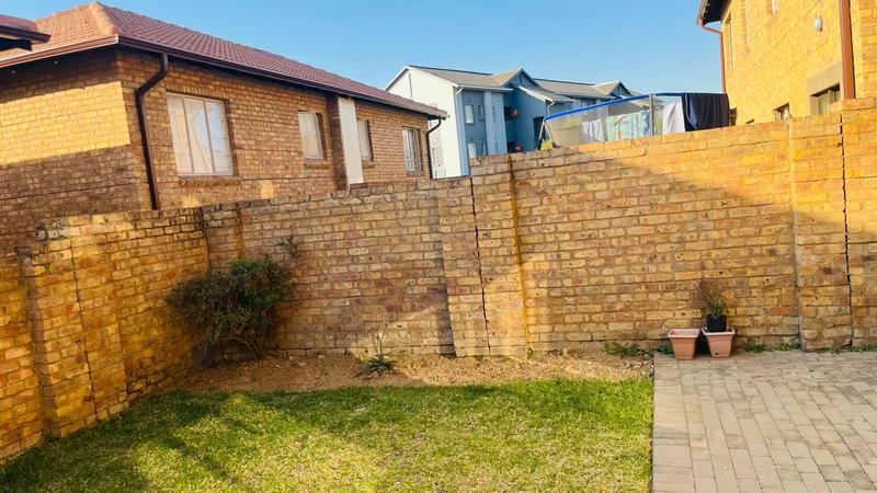 3 Bedroom Property for Sale in Kosmosdal Gauteng