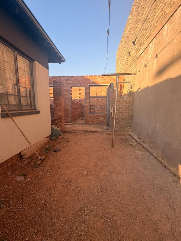 2 Bedroom Property for Sale in Mahube Valley Gauteng