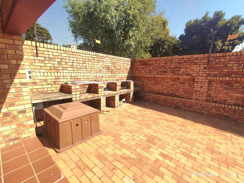 2 Bedroom Property for Sale in Newlands Gauteng