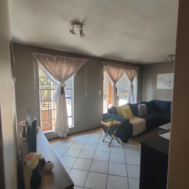 To Let 2 Bedroom Property for Rent in Die Hoewes Gauteng