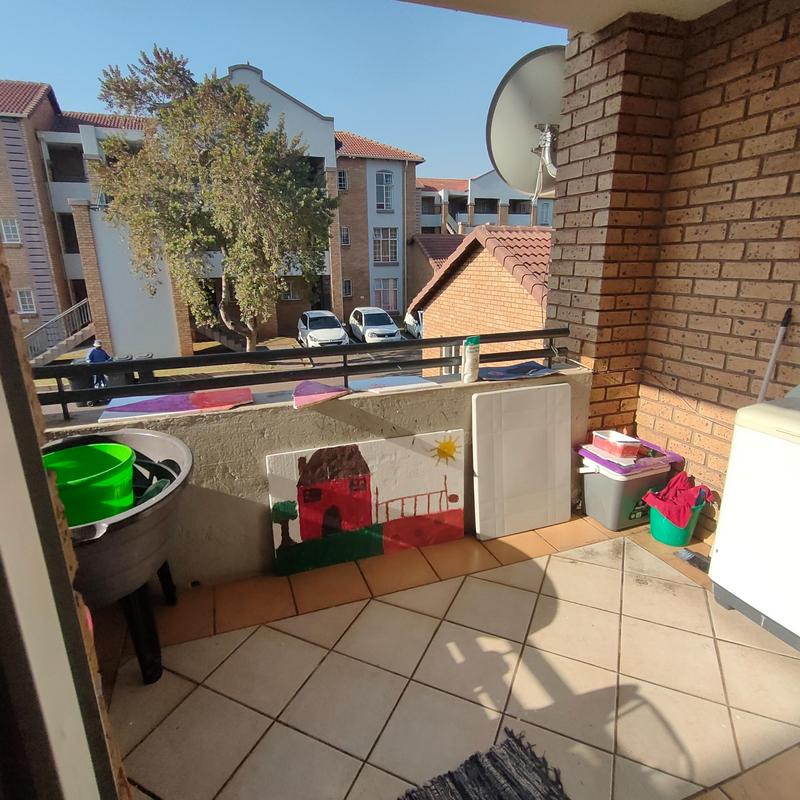 To Let 2 Bedroom Property for Rent in Die Hoewes Gauteng