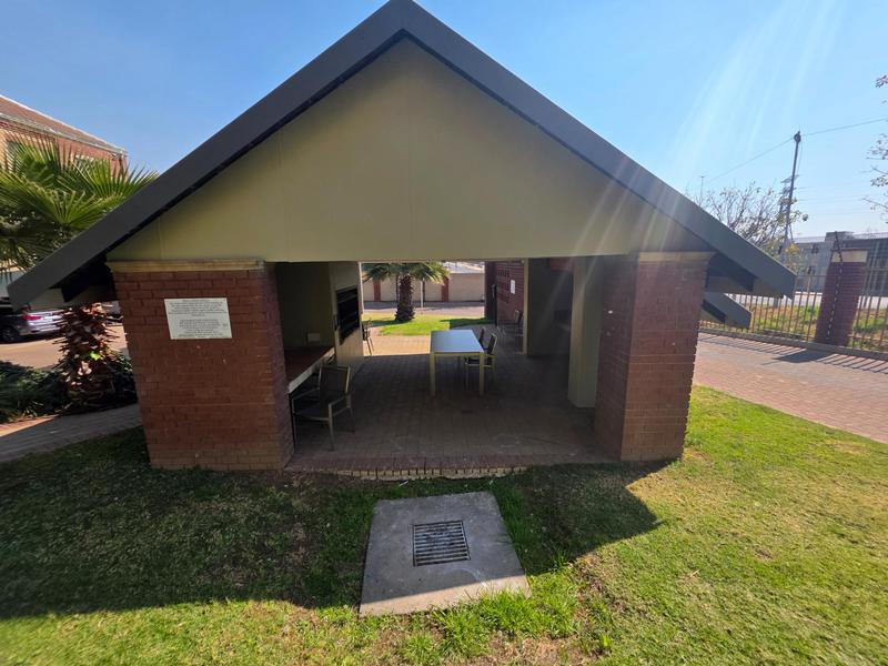 To Let Commercial Property for Rent in Menlyn Gauteng